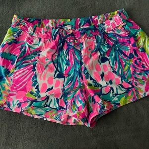 Lilly Pulitzer Gumbo Limbo EUC run arouns shorts size L